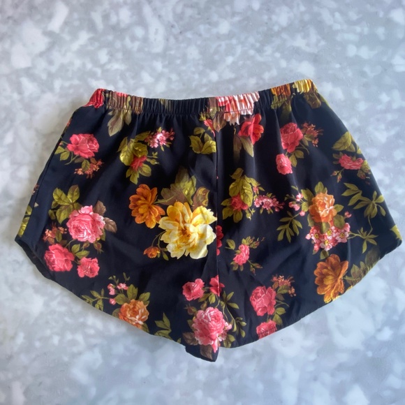 Floral high-waisted shorts - Picture 4 of 4